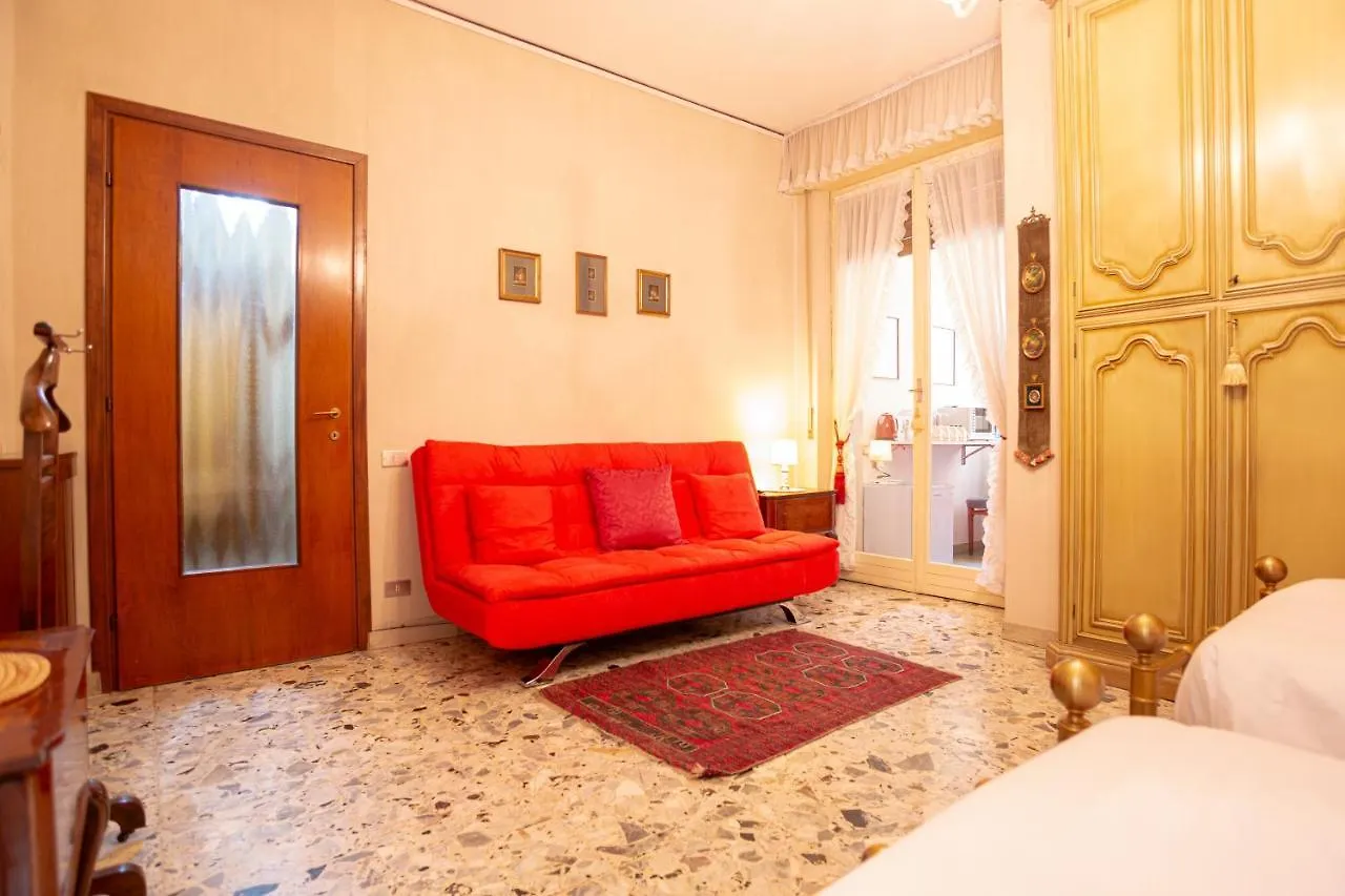 Residenza Porta Leoni - Royal Welcome Verona 0*,  Italy
